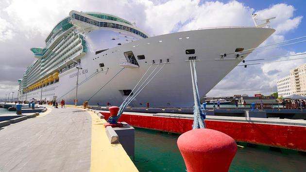 Royal Caribbean’s Unvaccinated Cruisers Face More Fees, Less Options